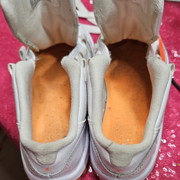 Jordan Retro 2(toddler) - Picture 10 of 10